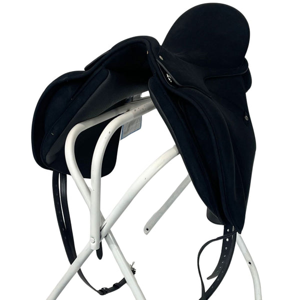 Wintec Isabell Dressage Saddle, 17 1/2"