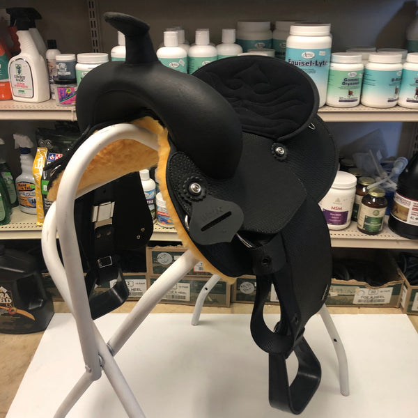 Wintec Youth Round Skirt Saddle, Black, 13"