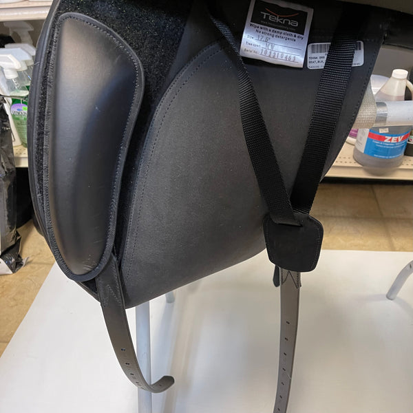 Tekna A8 Dressage Saddle, 17 1/2"